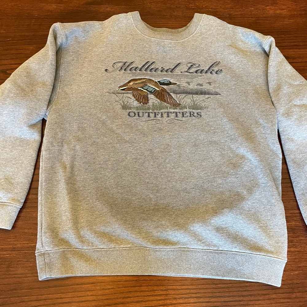 Mallard Lake Outfitters Duck Vintage Embroidered Crewneck Sweatshirt Sweater